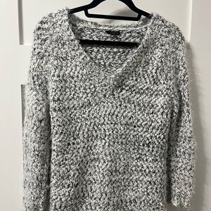 Dynamite Marled V-Neck Knit Sweater - Black & White